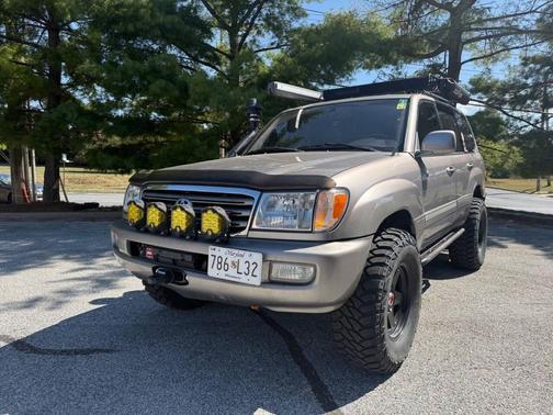 2004 Toyota Land Cruiser Base