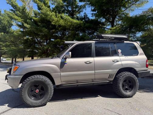 2004 Toyota Land Cruiser Base