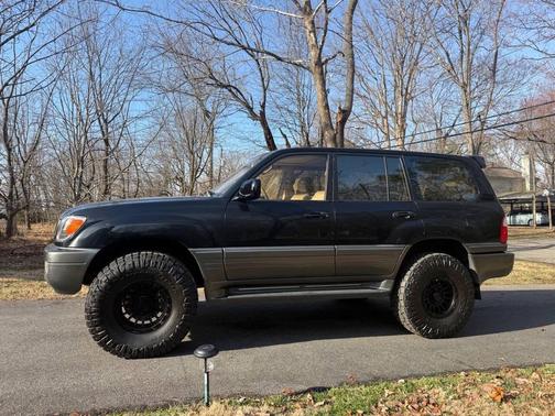 Black Onyx 2001 Lexus LX 470 Base