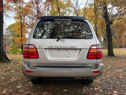2002 Toyota Land Cruiser Base