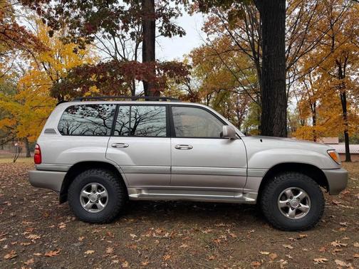2002 Toyota Land Cruiser Base
