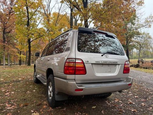 2002 Toyota Land Cruiser Base