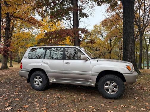 2002 Toyota Land Cruiser Base