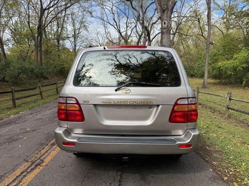 2000 Toyota Land Cruiser Base