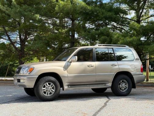 2001 Lexus LX 470 Base