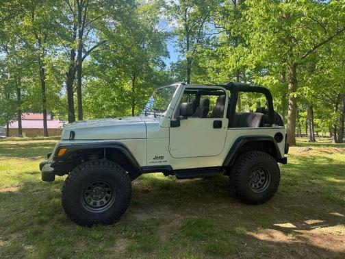 Bright Silver Metallic Clearcoat 2003 Jeep Wrangler SE