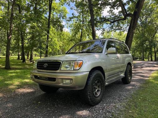 Champagne Pearl 2001 Toyota Land Cruiser Base
