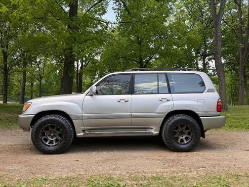 Champagne Pearl 2001 Toyota Land Cruiser Base