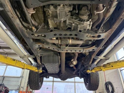 2002 Nissan Frontier SE Crew Cab