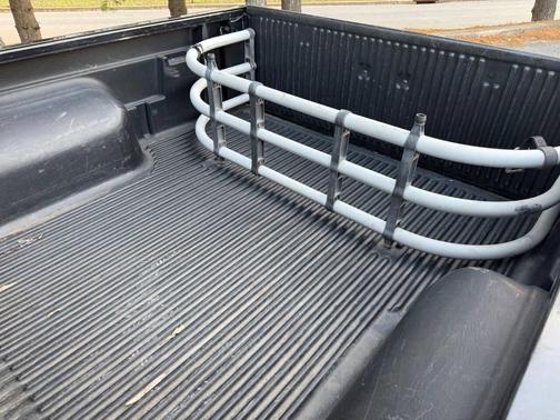 2002 Nissan Frontier SE Crew Cab