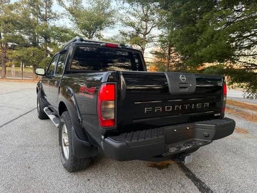 2002 Nissan Frontier SE Crew Cab