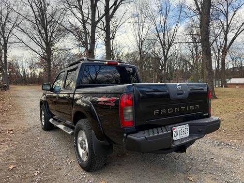 2002 Nissan Frontier SE Crew Cab