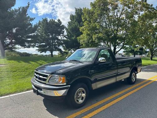 1997 Ford F-150 Base 2dr Standard Cab LB