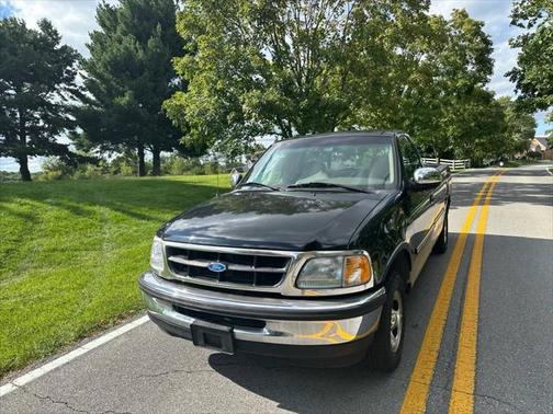 1997 Ford F-150 Base 2dr Standard Cab LB