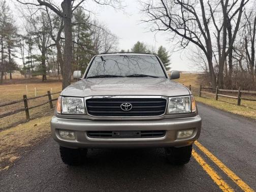 2001 Toyota Land Cruiser Base