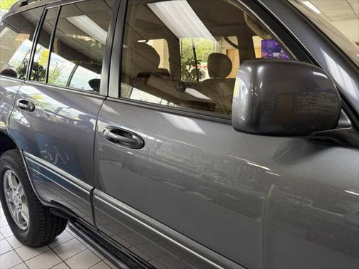 2003 Lexus LX 470 Base