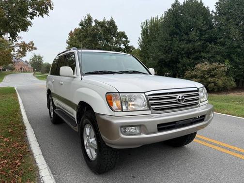 2004 Toyota Land Cruiser Base