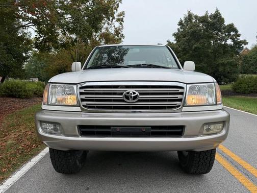 2004 Toyota Land Cruiser Base