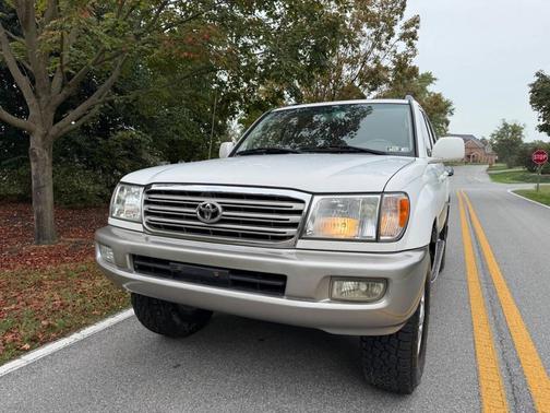 2004 Toyota Land Cruiser Base