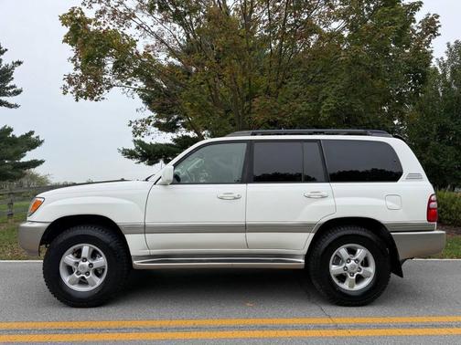 2004 Toyota Land Cruiser Base