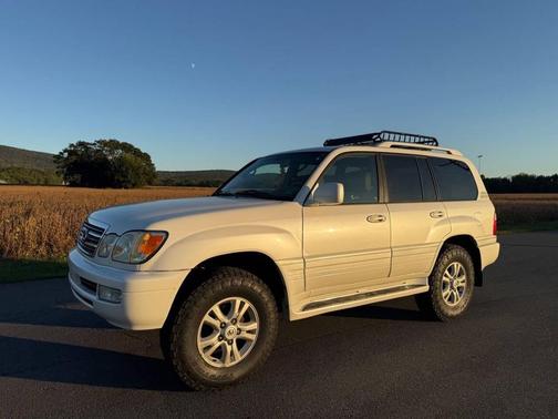 2004 Lexus LX 470 Base