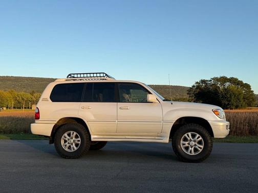 2004 Lexus LX 470 Base