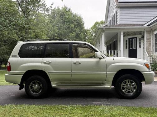 2001 Lexus LX 470 Base