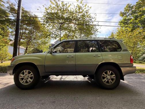 2003 Lexus LX 470 Base