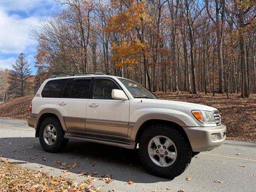 2004 Toyota Land Cruiser Base