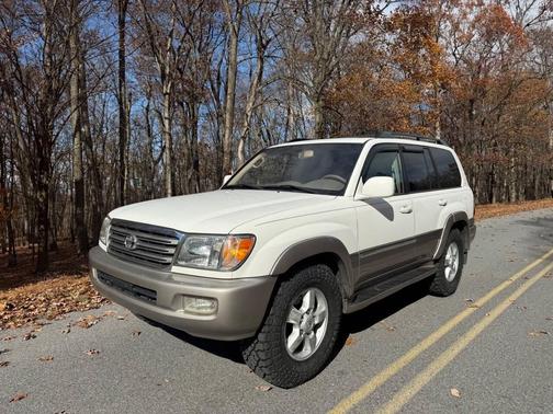 2004 Toyota Land Cruiser Base