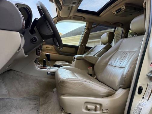 2004 Toyota Land Cruiser Base