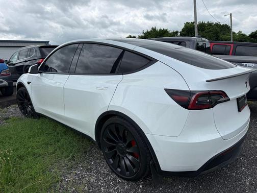 Pearl White Multi-Coat 2022 Tesla Model Y Performance Dual Motor All-Wheel Drive