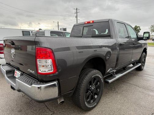 2024 RAM 2500 Tradesman Crew Cab 4x4 6'4' Box