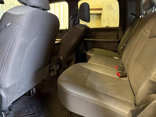 2024 RAM 2500 Tradesman Crew Cab 4x4 6'4' Box