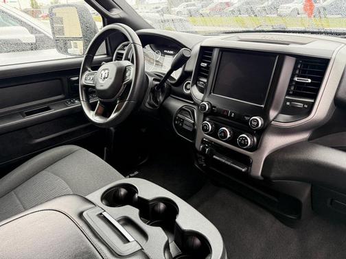 2024 RAM 2500 Tradesman Crew Cab 4x4 6'4' Box