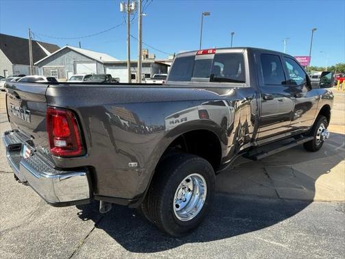 2025 RAM 3500 Tradesman Crew Cab 4x4 8' Box