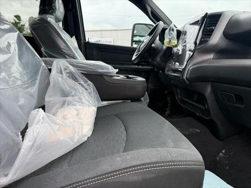 2025 RAM 3500 Tradesman Crew Cab 4x4 8' Box