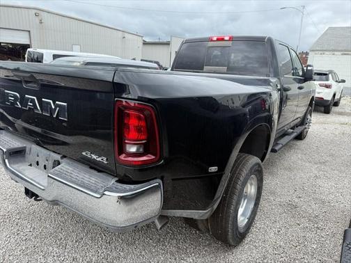 2025 RAM 3500 Tradesman Crew Cab 4x4 8' Box