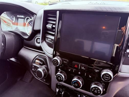 Bright White Clearcoat 2025 RAM 1500 Big Horn/Lone Star