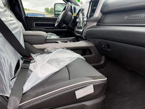 2025 RAM 2500 Laramie Crew Cab 4x4 6'4' Box