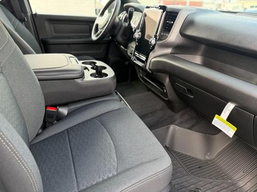 2026 RAM 2500 Warlock Crew Cab 4x4 6'4' Box