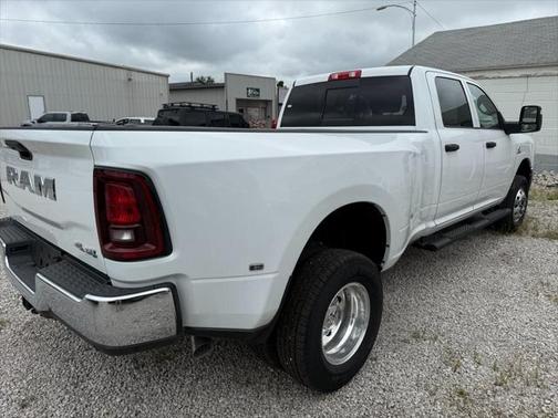 2025 RAM 3500 Tradesman Crew Cab 4x4 8' Box