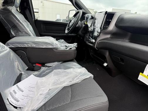 2025 RAM 3500 Tradesman Crew Cab 4x4 8' Box