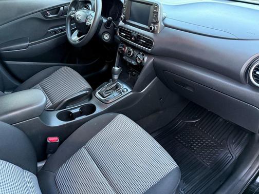 2021 Hyundai KONA SE