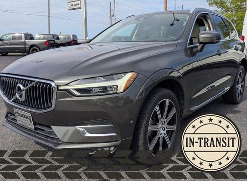 Gray Metallic 2018 Volvo XC60 T6 Inscription