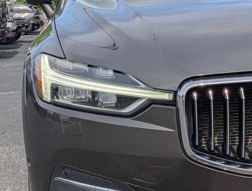 Gray Metallic 2018 Volvo XC60 T6 Inscription