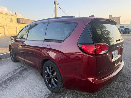 2020 Chrysler Pacifica Touring L