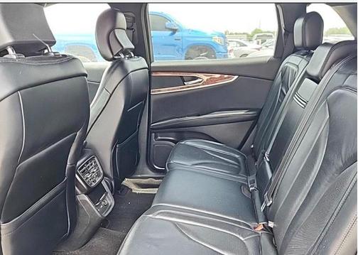 2019 Lincoln Nautilus Select