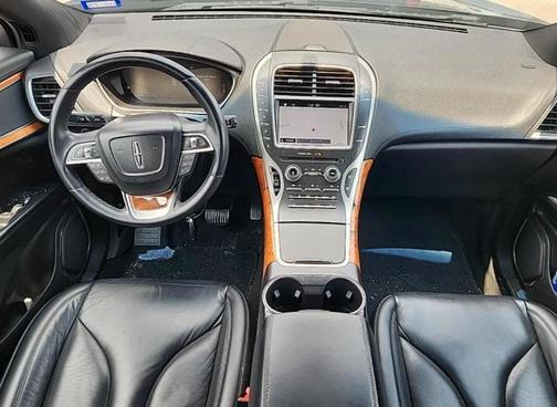 2019 Lincoln Nautilus Select