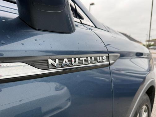 2019 Lincoln Nautilus Select